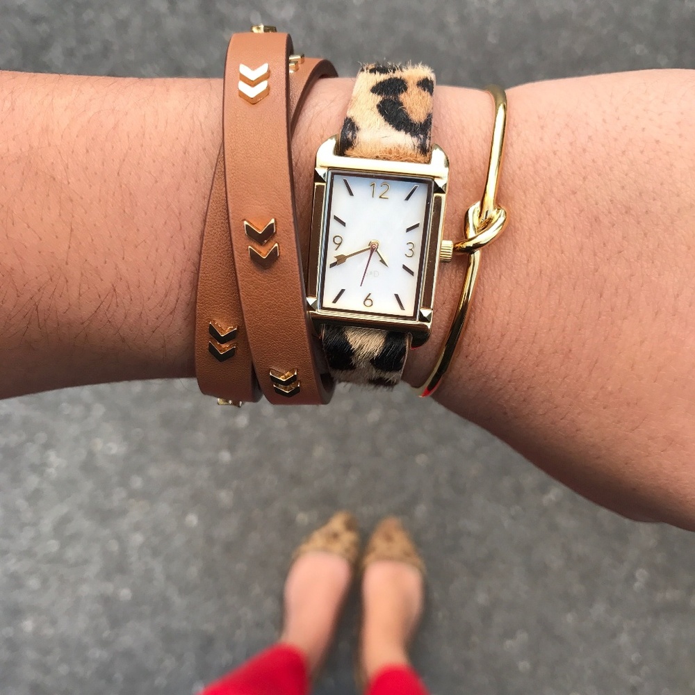 Stella & Dot | Dainty GOLD Delicate Knot Cuff Bracelet - Picture 2 of 6